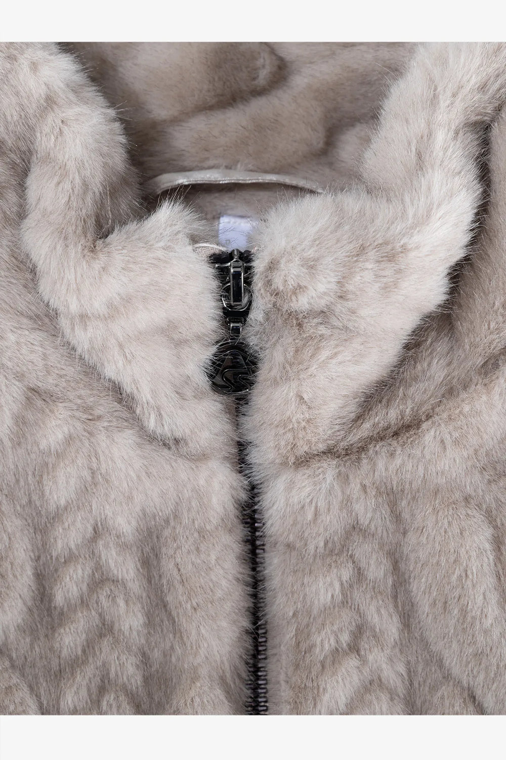 Fake-Fur-Jacke mit Razur-Effekt