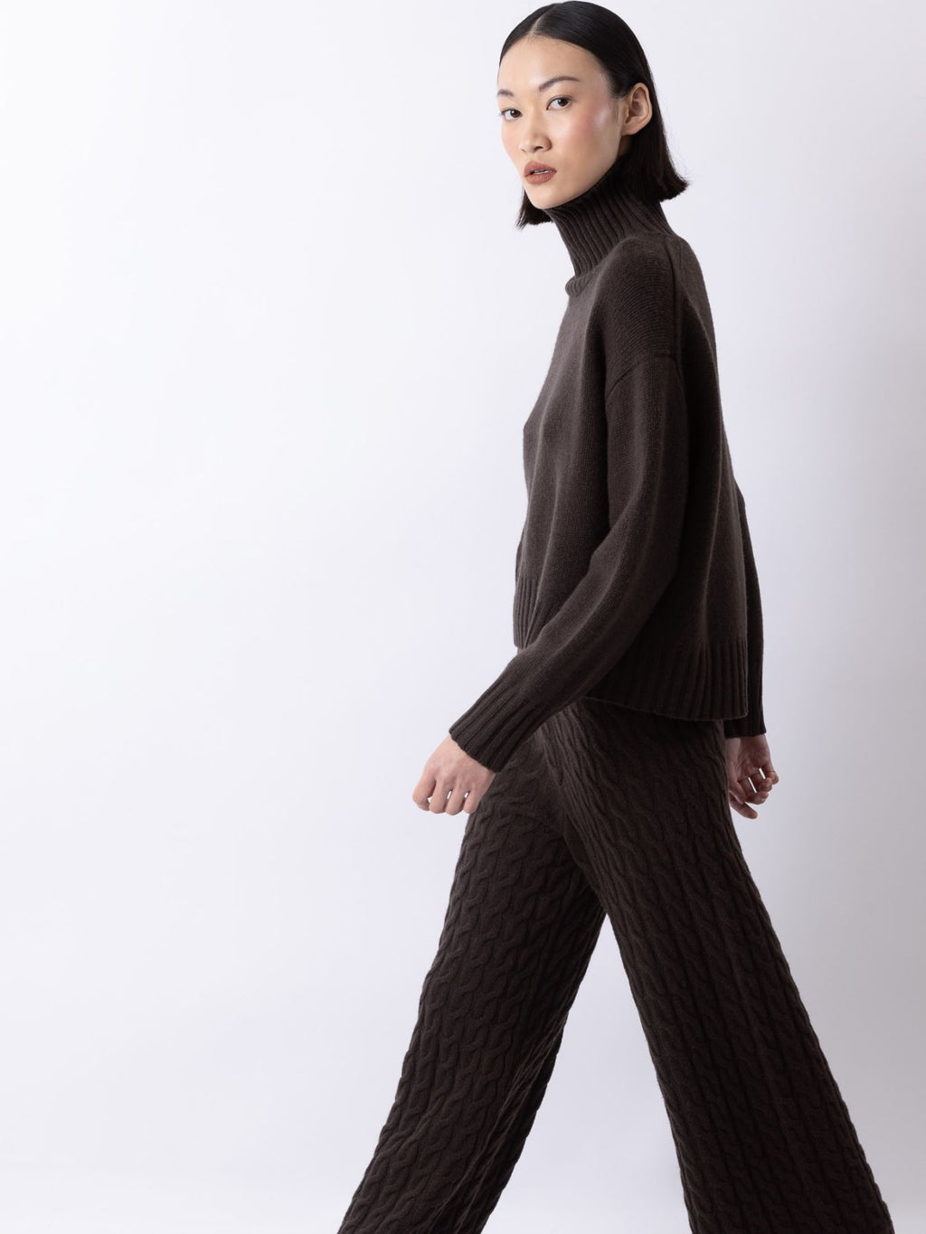PULLOVER IM GLATTSTRICK