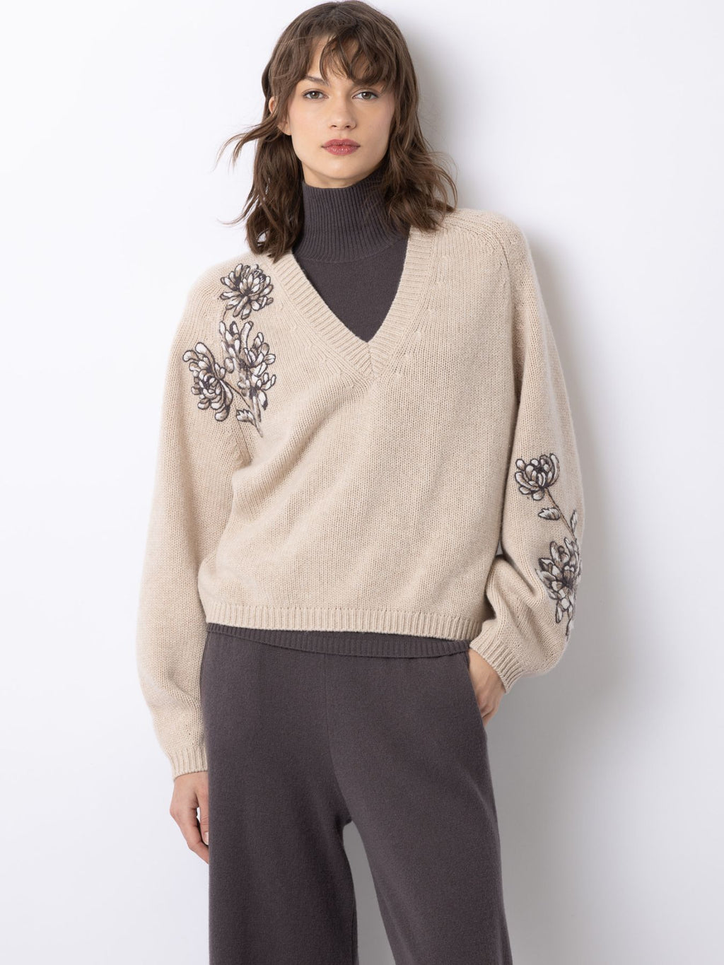 BESTICKTER V-PULLOVER