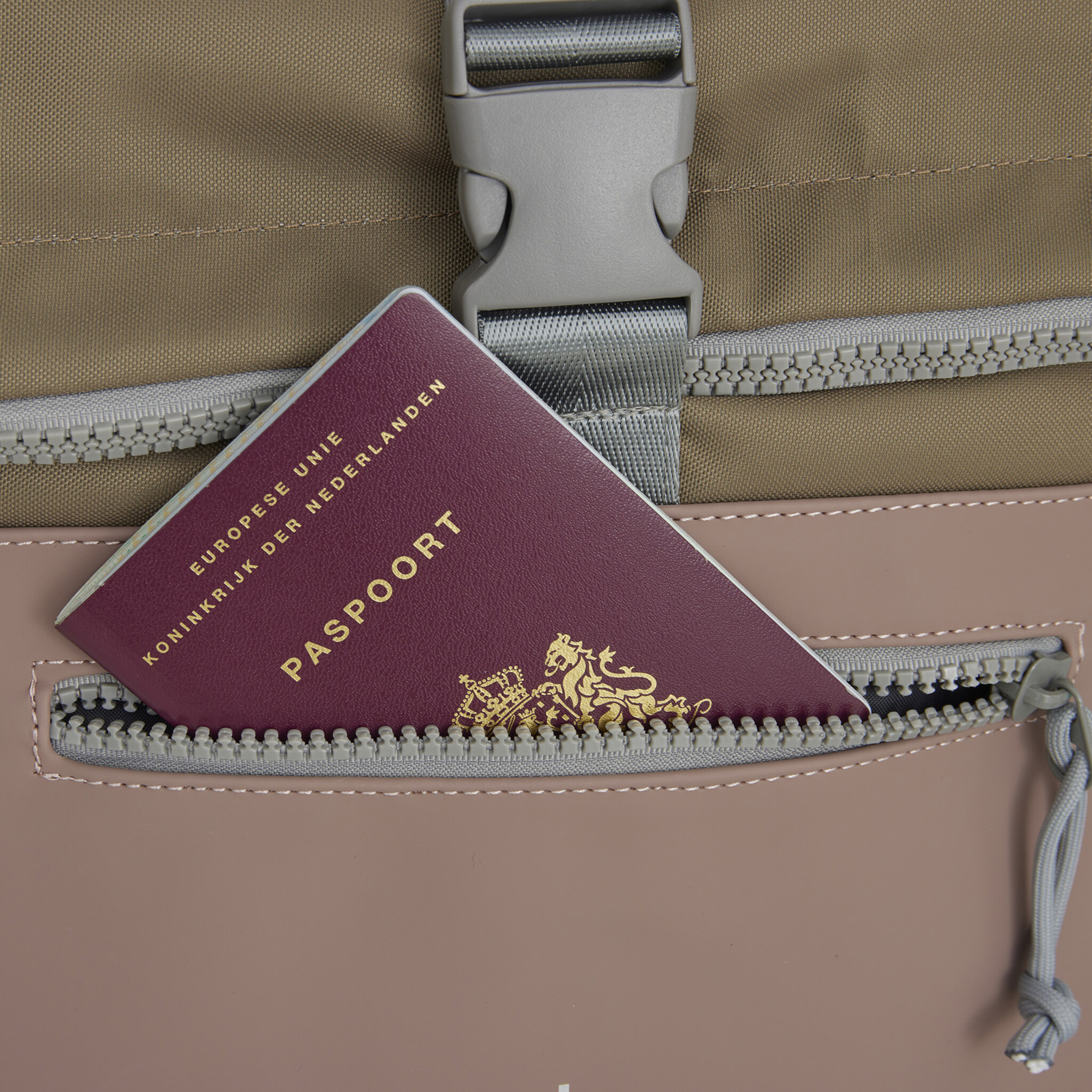 New Rebels - Rolltop Ferron New York, Altrosa