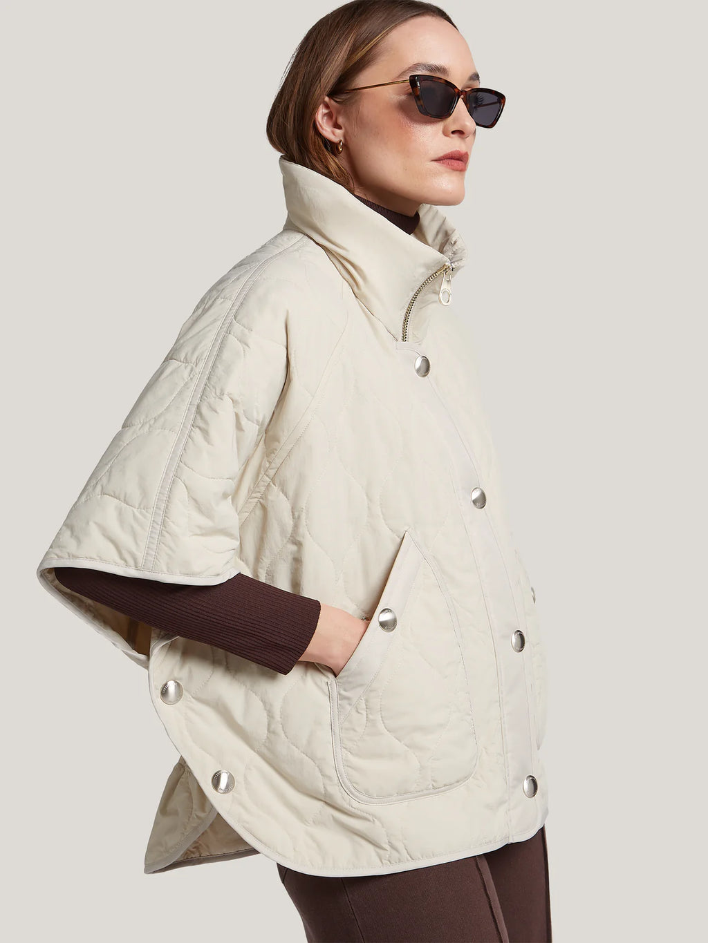 Nola cape